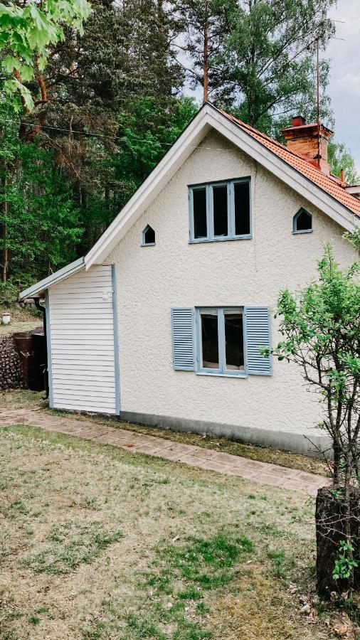 Charming House With Wood Stove Near Lake Virserum Bagian luar foto